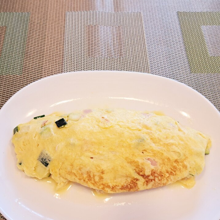 ズッキーニとハムのオムレツ